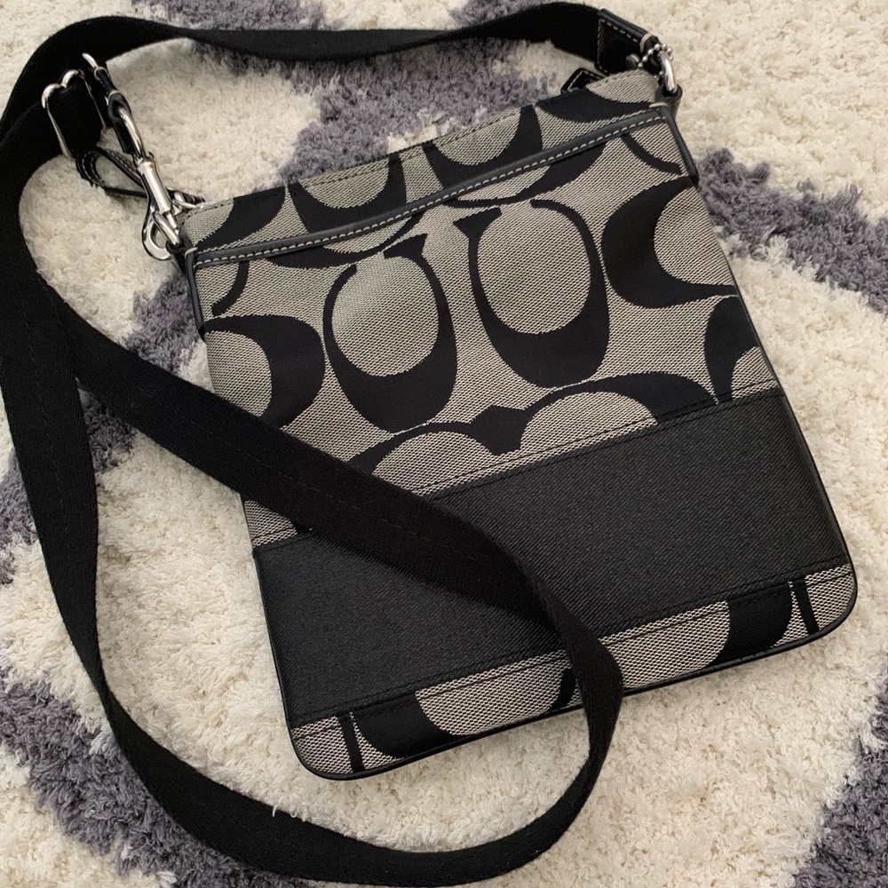 Coach Signature C Swingpack Crossbody